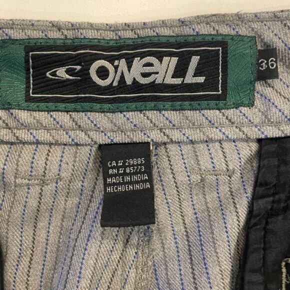 O'Neill Gray Pinstriped Flat Front Bermuda Classic Shorts Size 36 - Picture 6 of 8